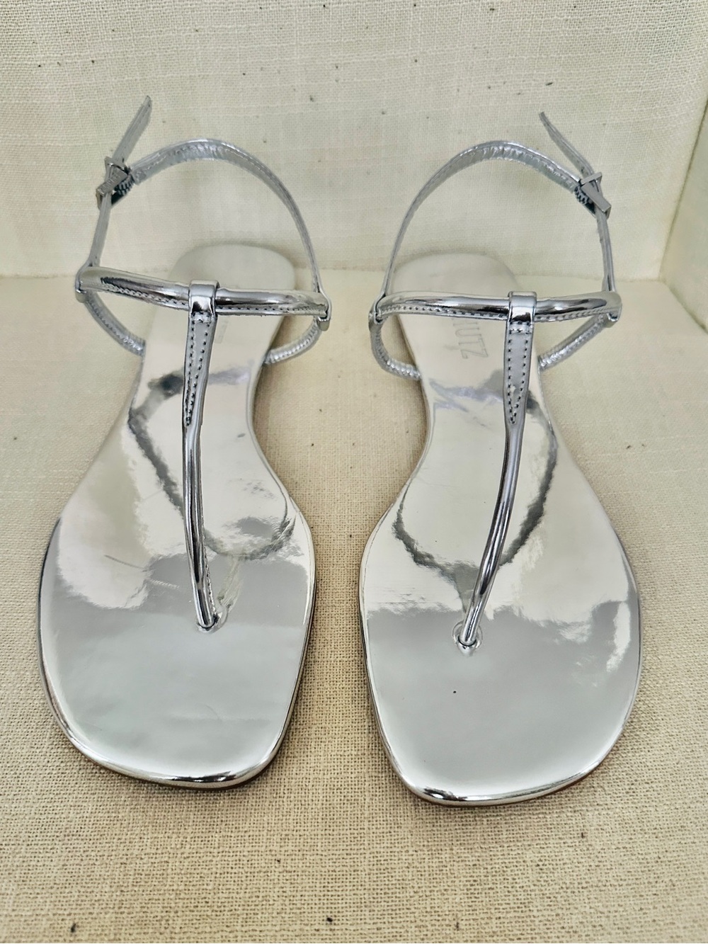 Schutz Elsha Metallic T-strap Flat Sandal New Size 7 Silver